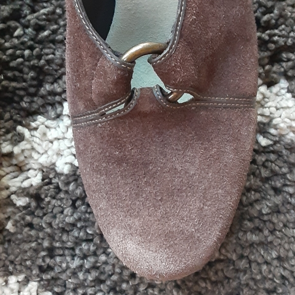 Shoes - Picture 3 of 5